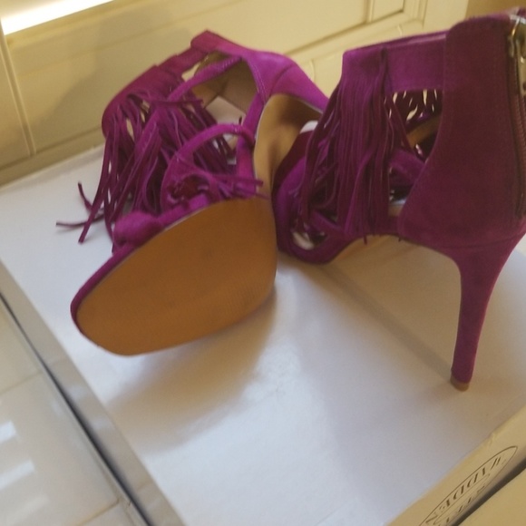 Shoes - Picture 3 of 3